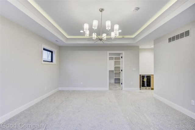 2533 N Vermont Avenue, Royal Oak, MI 48073