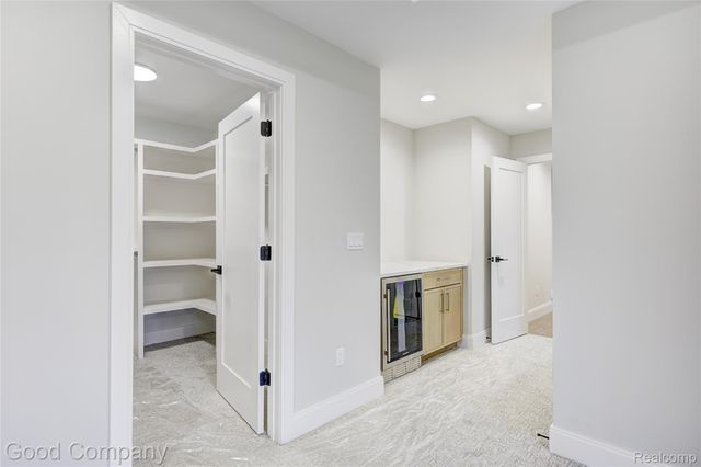 2533 N Vermont Avenue, Royal Oak, MI 48073