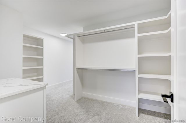 2533 N Vermont Avenue, Royal Oak, MI 48073