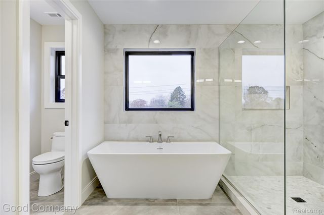 2533 N Vermont Avenue, Royal Oak, MI 48073