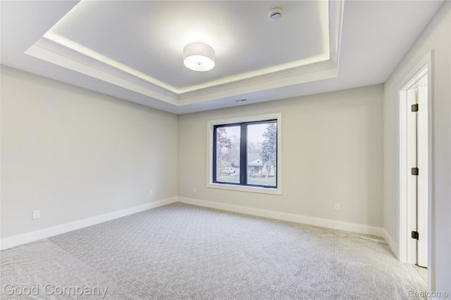 2533 N Vermont Avenue, Royal Oak, MI 48073