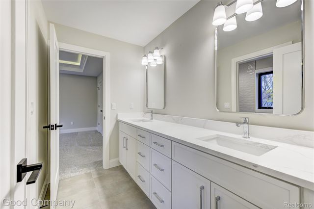 2533 N Vermont Avenue, Royal Oak, MI 48073