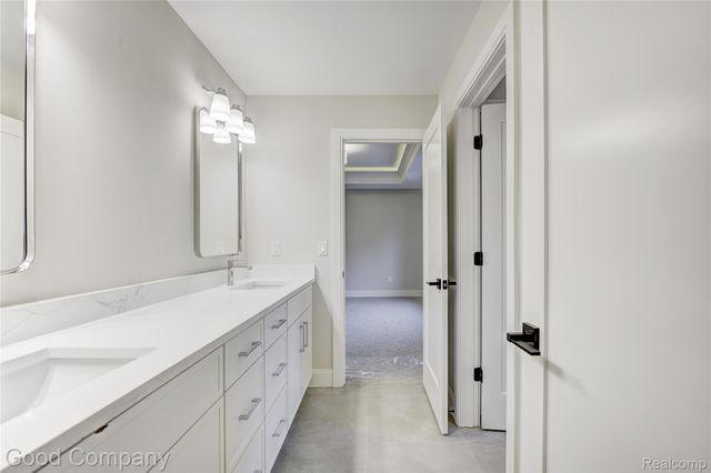 2533 N Vermont Avenue, Royal Oak, MI 48073