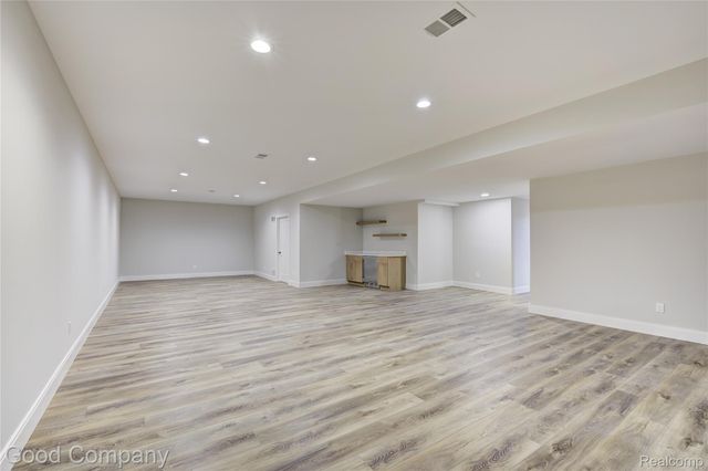 2533 N Vermont Avenue, Royal Oak, MI 48073