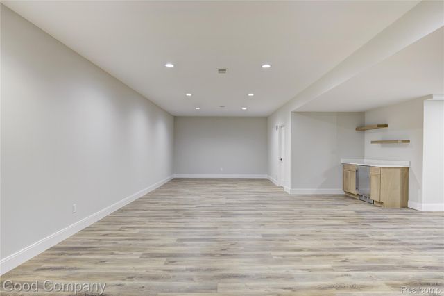 2533 N Vermont Avenue, Royal Oak, MI 48073