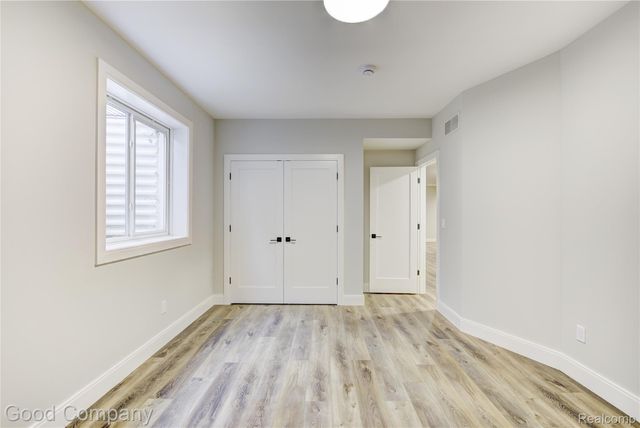 2533 N Vermont Avenue, Royal Oak, MI 48073