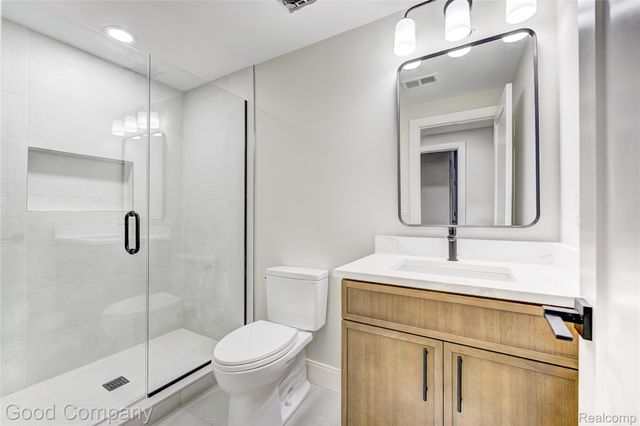 2533 N Vermont Avenue, Royal Oak, MI 48073