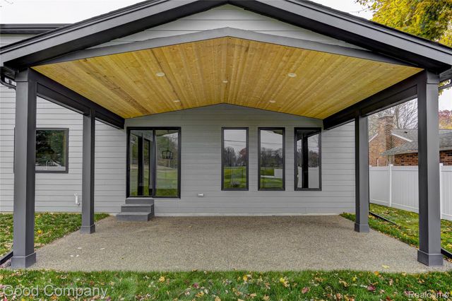 2533 N Vermont Avenue, Royal Oak, MI 48073