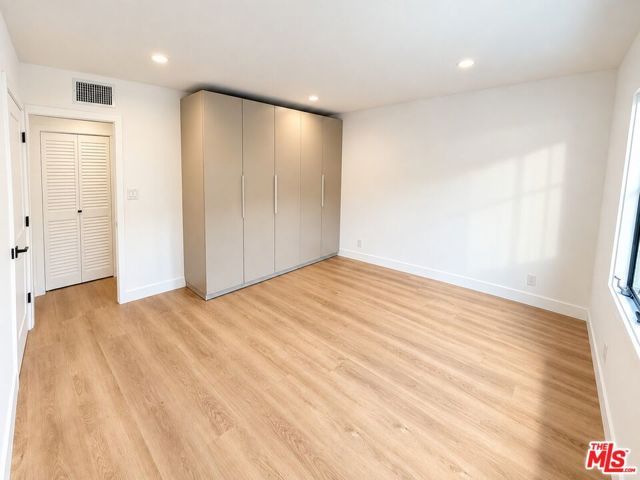 8736 Holloway Drive, West Hollywood, CA 90069