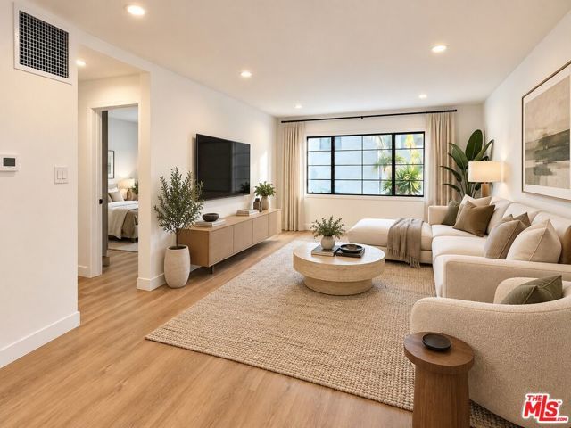 8736 Holloway Drive, West Hollywood, CA 90069