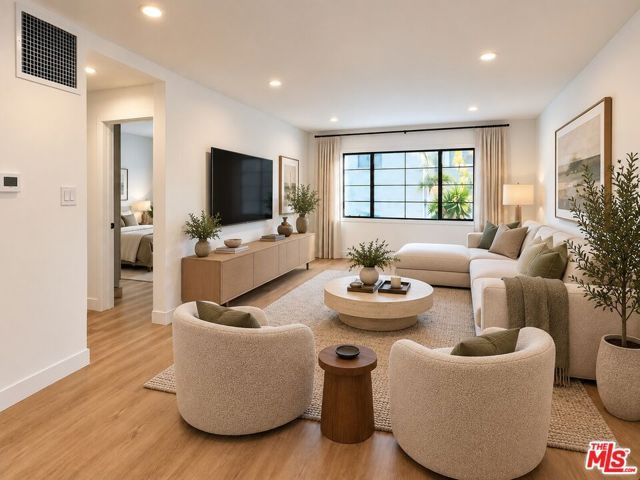 8736 Holloway Drive, West Hollywood, CA 90069