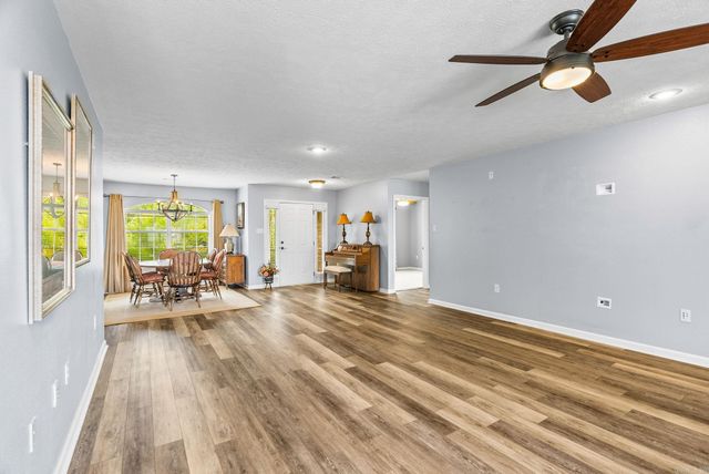 40 Pine Mountain Dr, Conway, AR 72034