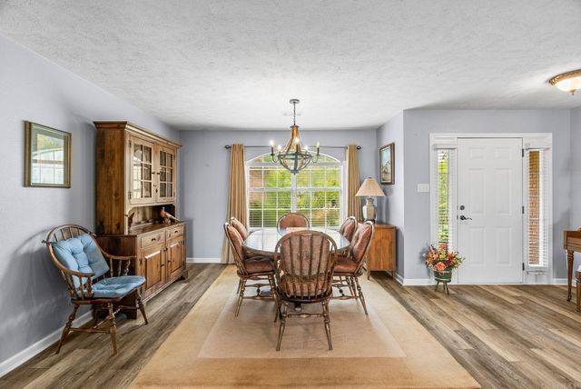 40 Pine Mountain Dr, Conway, AR 72034