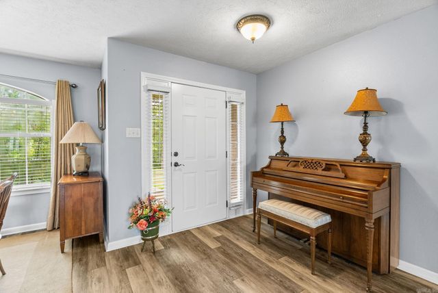 40 Pine Mountain Dr, Conway, AR 72034