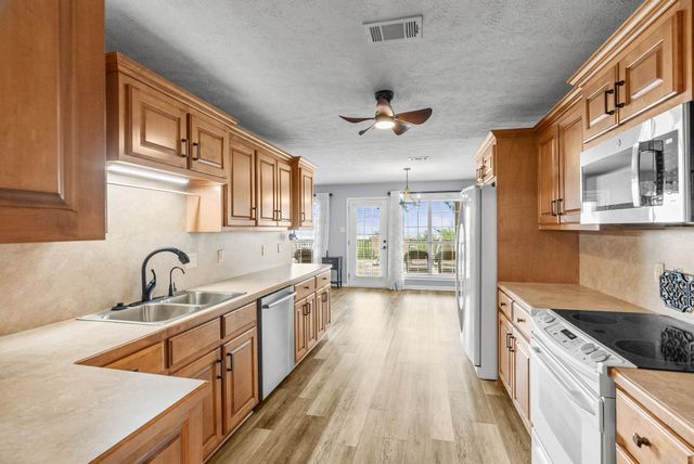 40 Pine Mountain Dr, Conway, AR 72034