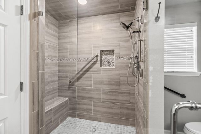 40 Pine Mountain Dr, Conway, AR 72034