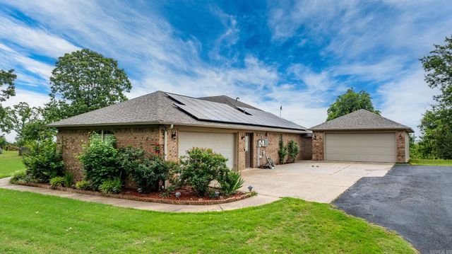 40 Pine Mountain Dr, Conway, AR 72034