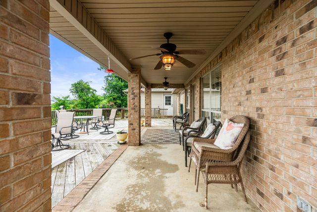 40 Pine Mountain Dr, Conway, AR 72034