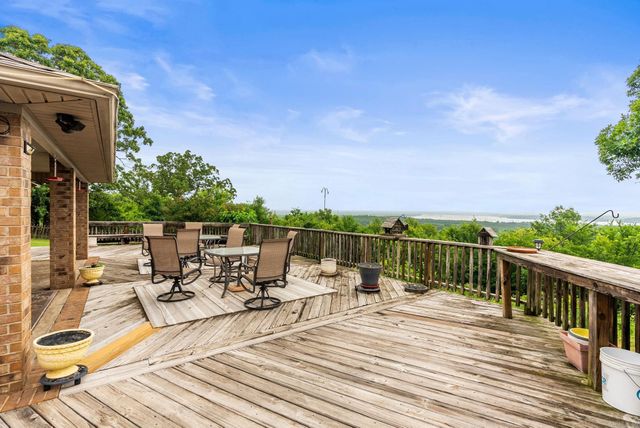 40 Pine Mountain Dr, Conway, AR 72034