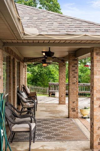 40 Pine Mountain Dr, Conway, AR 72034