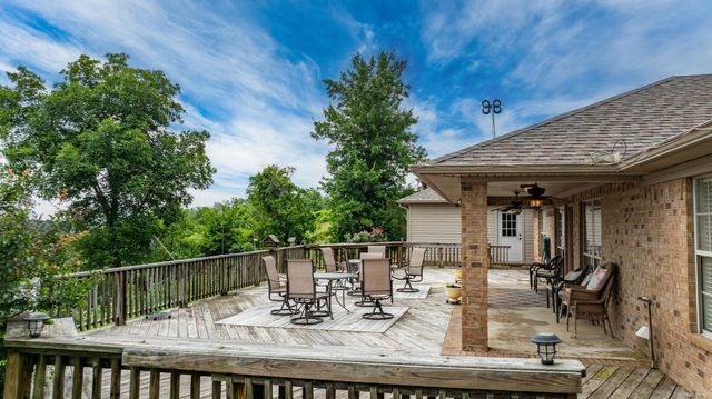 40 Pine Mountain Dr, Conway, AR 72034