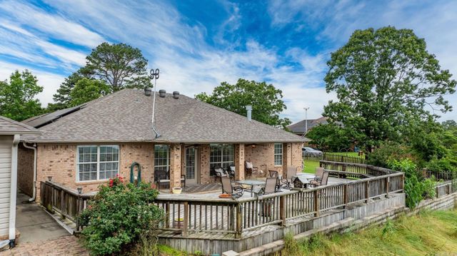40 Pine Mountain Dr, Conway, AR 72034