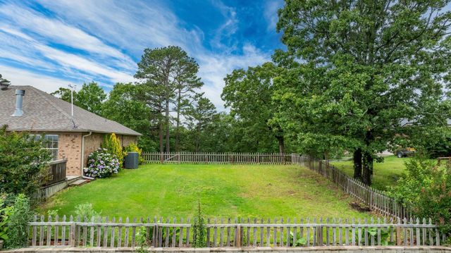 40 Pine Mountain Dr, Conway, AR 72034