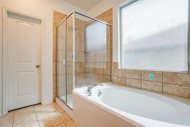 1320 Shelley Drive, Burleson, TX 76028