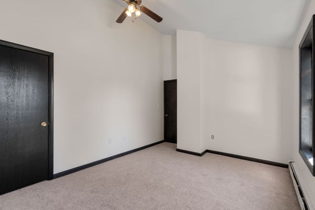 61 Pelham Rd, Amherst, MA 01002