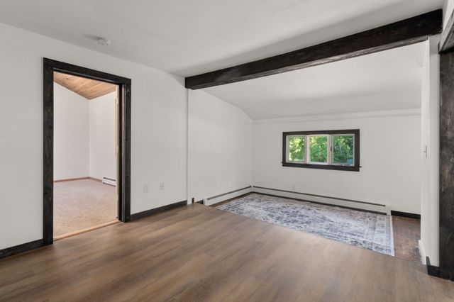 61 Pelham Rd, Amherst, MA 01002