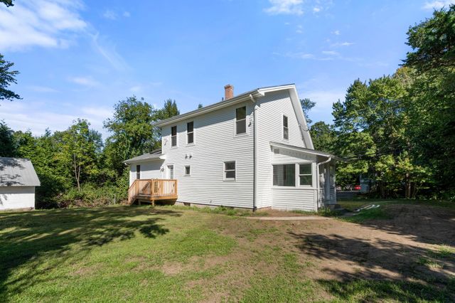 61 Pelham Rd, Amherst, MA 01002