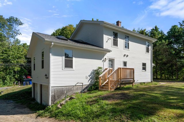 61 Pelham Rd, Amherst, MA 01002