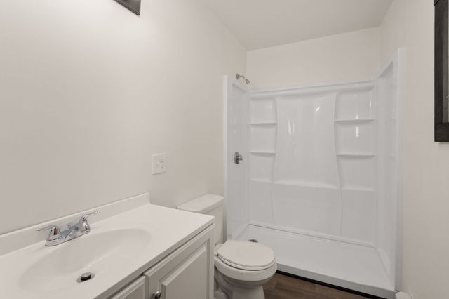 61 Pelham Rd, Amherst, MA 01002