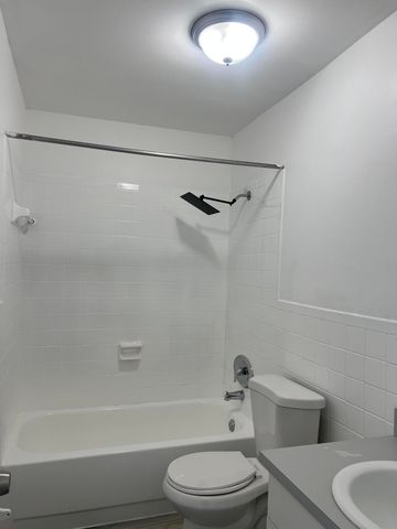 365 NE 125th Street 405, North Miami, FL 33161