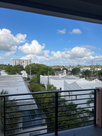 365 NE 125th Street 405, North Miami, FL 33161