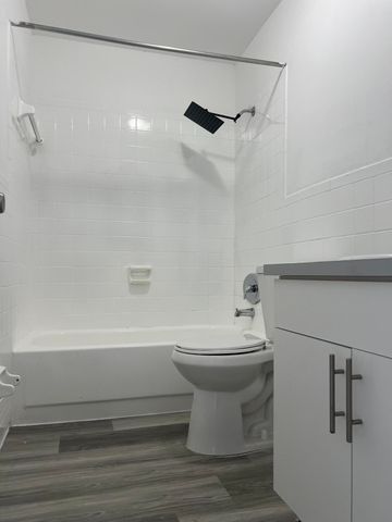 365 NE 125th Street 405, North Miami, FL 33161