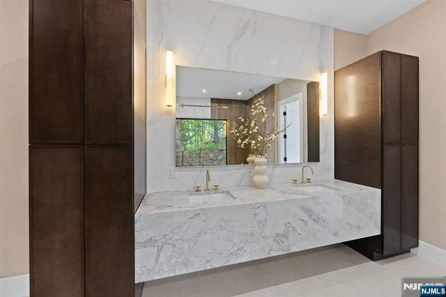 809 Shore Drive, Kinnelon Borough, NJ 07405