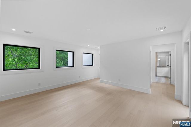 809 Shore Drive, Kinnelon Borough, NJ 07405