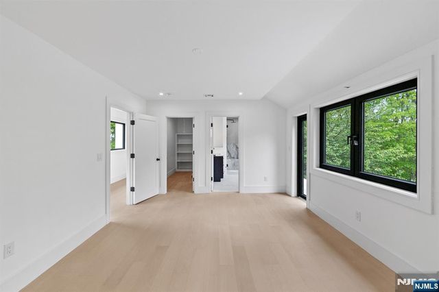 809 Shore Drive, Kinnelon Borough, NJ 07405