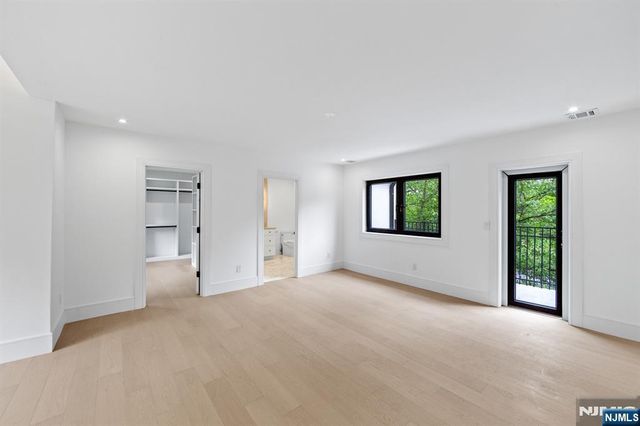 809 Shore Drive, Kinnelon Borough, NJ 07405