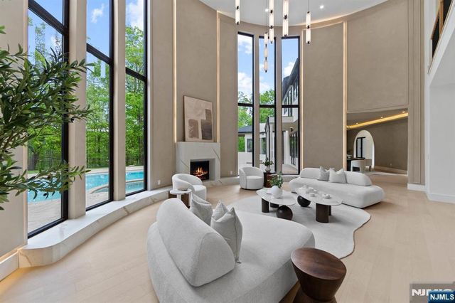 809 Shore Drive, Kinnelon Borough, NJ 07405