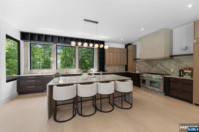 809 Shore Drive, Kinnelon Borough, NJ 07405
