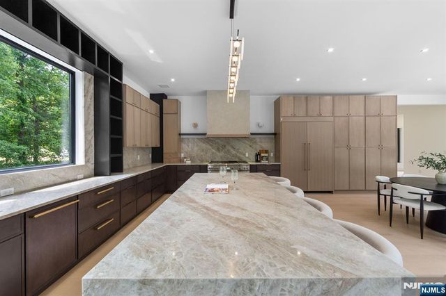 809 Shore Drive, Kinnelon Borough, NJ 07405