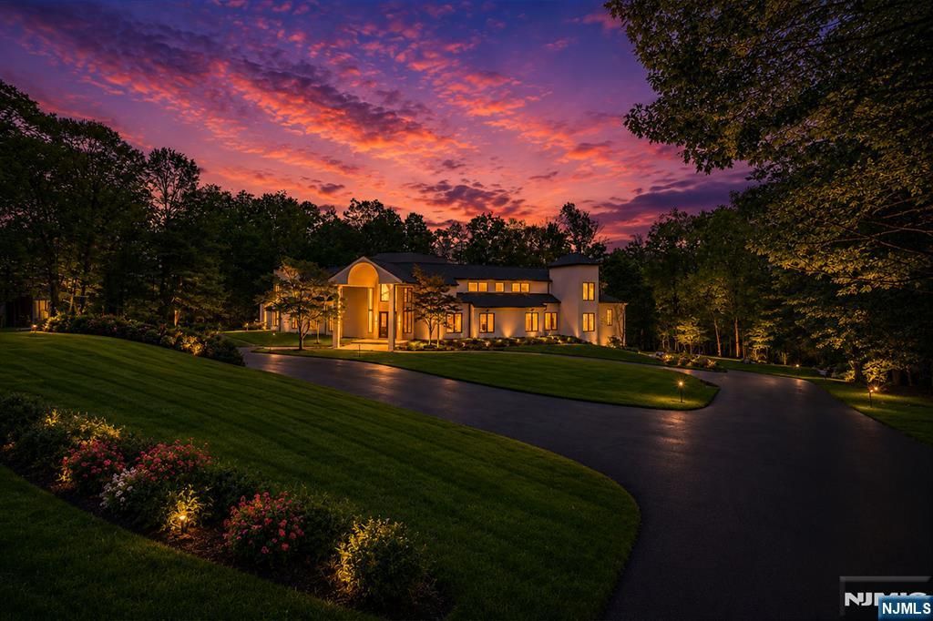 809 Shore Drive, Kinnelon Borough, NJ 07405