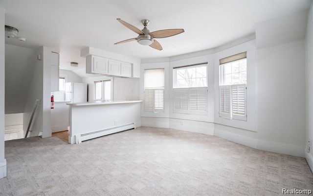 2716 VAN ALSTYNE Street Upper, Wyandotte, MI 48192