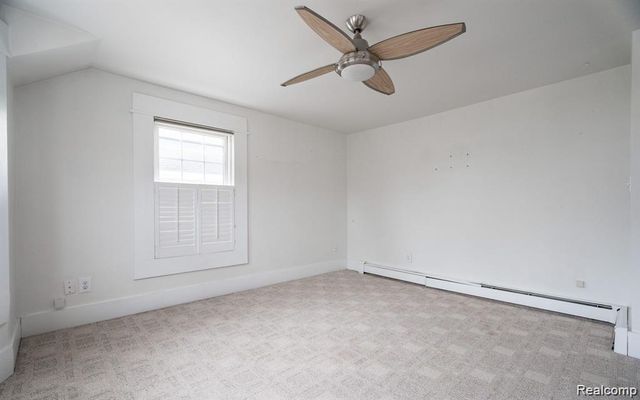 2716 VAN ALSTYNE Street Upper, Wyandotte, MI 48192