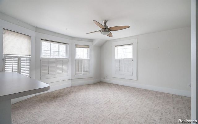 2716 VAN ALSTYNE Street Upper, Wyandotte, MI 48192