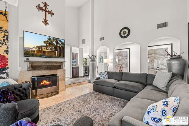 2 Calle Navarros, Rancho Mirage, CA 92270