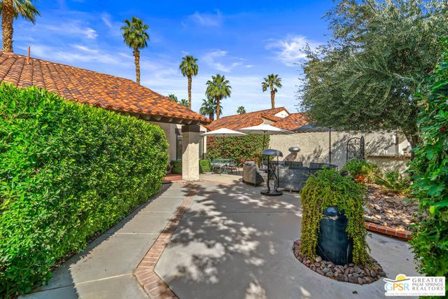 2 Calle Navarros, Rancho Mirage, CA 92270