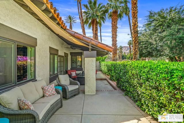 2 Calle Navarros, Rancho Mirage, CA 92270